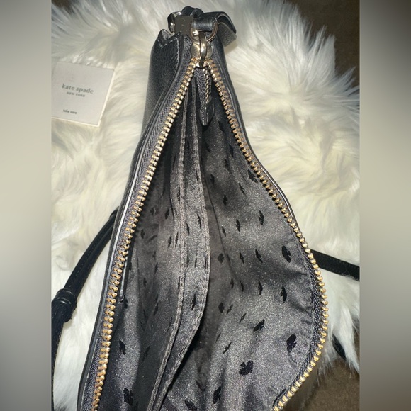 Kate Spade Leila Triple Gusset Zip Crossbody. - Picture 8 of 15